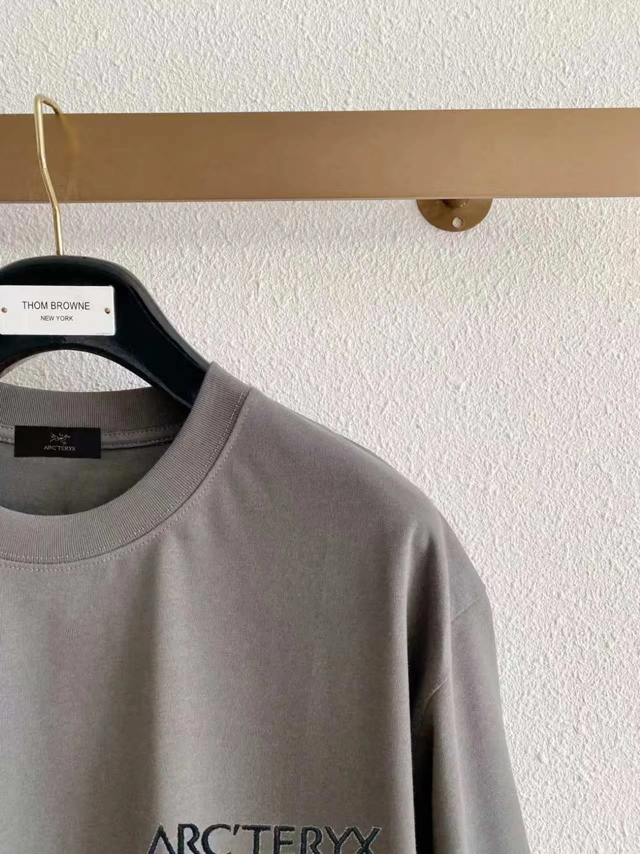 Arc’ter/ logo + New Arrival ， ， ， ， T Same Style。 :Black White Blue Gray Size:S（90-130 ） M（125-140 ） L（135-160 ） XL（160-180 ） XXL（180 ）